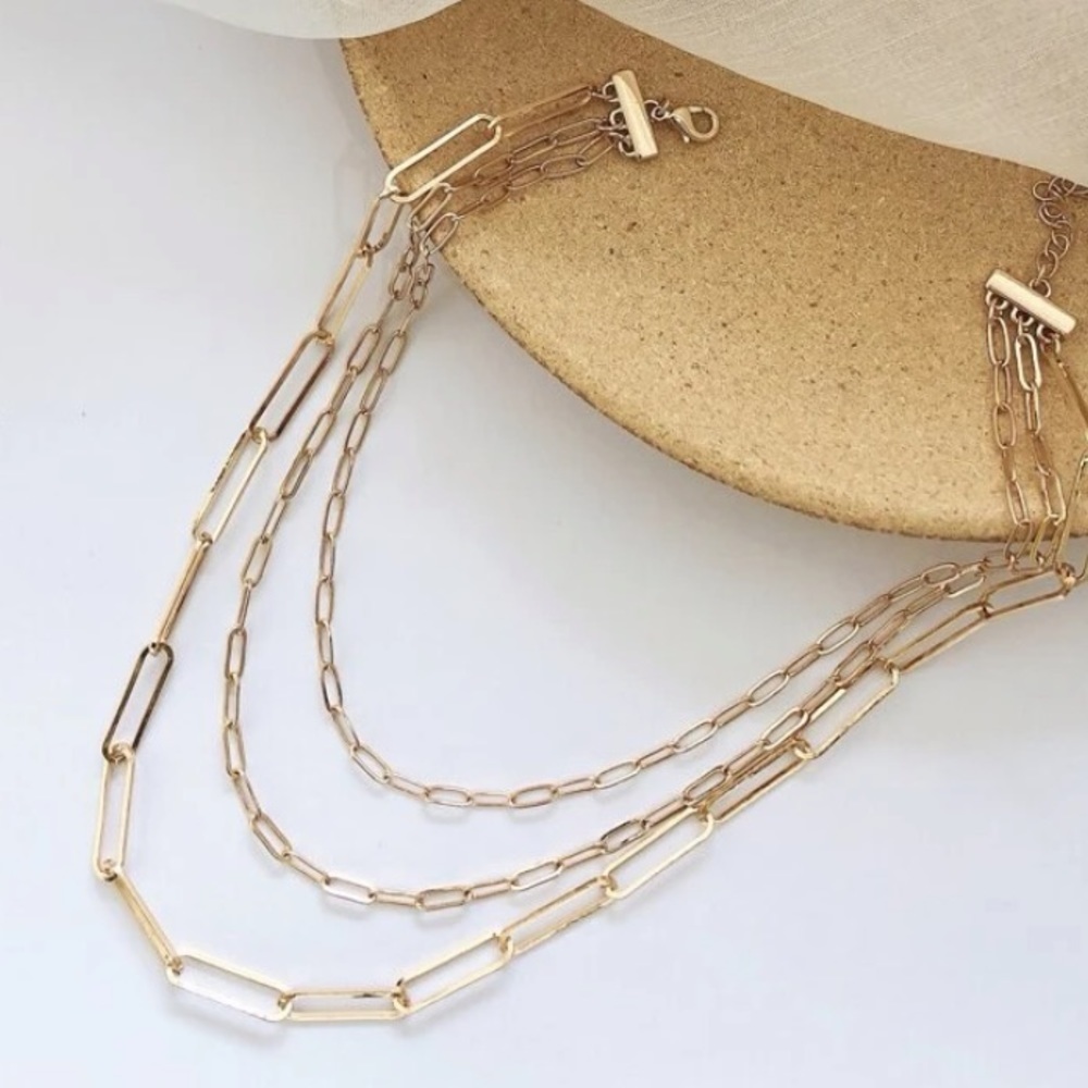 Layered necklace - Picture 3 of 5